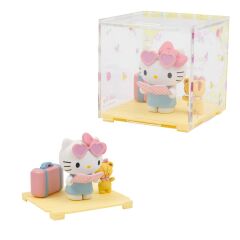 HKT38100 Hello Kitty ve Oyun Arkadaşı