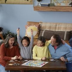 Monopoly Dünya  Turu Aile Kutu Oyunu